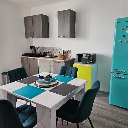 Appartement 4 Personnes Vue Mer A Santec Au Pied De La Plage Du Dossen Eksteriør billede